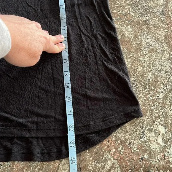 Lulu lemon black tank top racerback lead with the heart women's size 6 - Picture 6 of 9